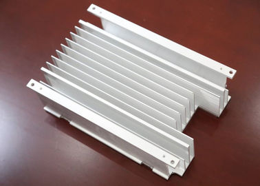 Series de laminado en caliente sacada adaptable de plata 6063 del radiador de la aleación de aluminio 6000