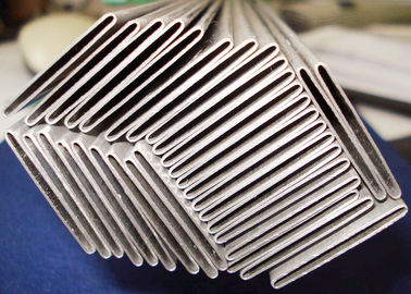 Los perfiles sacados de aluminio de soldadura del HF muelen el tubo acabado para el condensador