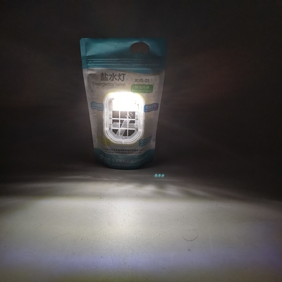 Agua salada de la luz de emergencia de la mano para la supervivencia del desierto