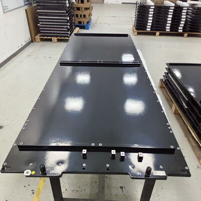Calidad Paquete de baterías de aluminio ligero Revestimiento inferior con placa de enfriamiento integrada Fábrica